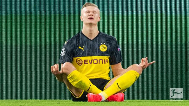 C罗关键进球帮助球队逆转取胜（C罗献关键一击，助球队完成逆转胜）