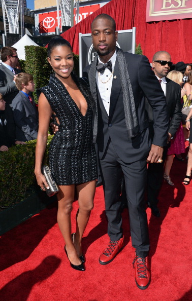 申京31+8+14难救主，杜兰特打铁32分，爵士双星57分率队复仇火箭（申京31+8+14难挽败局，杜兰特低效32分，爵士双核合砍57分复仇火箭）