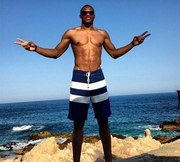 足球报：国安亚冠出局后，有球迷退了足协杯决赛的门票与酒店（足球报：亚冠出局后，部分国安球迷退订足协杯决赛门票和酒店）