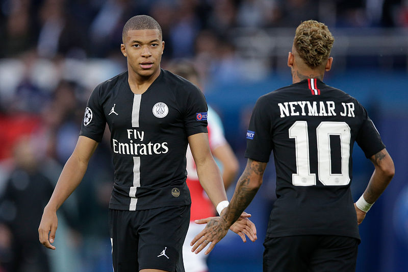 庆祝大儿子蒂亚戈13岁生日，梅西一家举办了巴萨主题生日派对