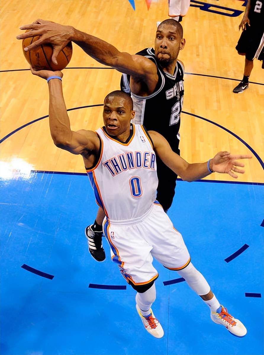 意媒：莱奥缺席米兰合练无缘出战萨索洛，弗法纳有望本轮复出（意媒：弗法纳有望本轮复出，莱奥因缺席米兰合练或无缘战萨索洛）