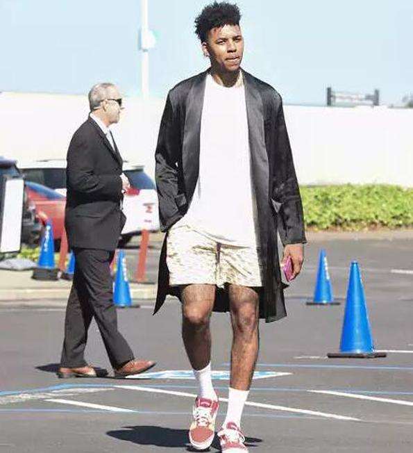 富川FC首次闯入升降级附加赛决赛，将先主后客战水原FC（富川FC队史首次晋级升降级附加赛决赛，先主场后客场对阵水原FC）