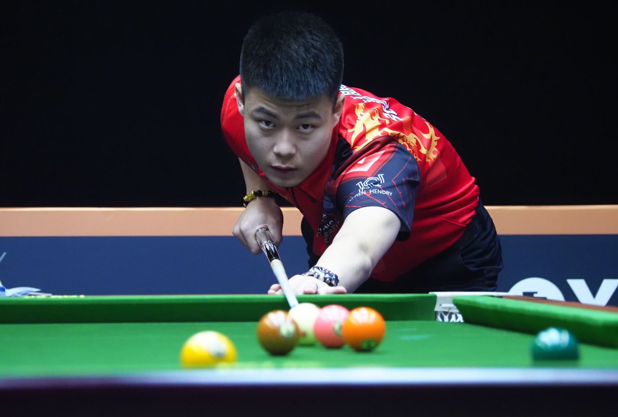 更通过他们 更通过他们